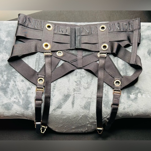 Honey Birdette 3 Piece Set - Picture 15 of 15